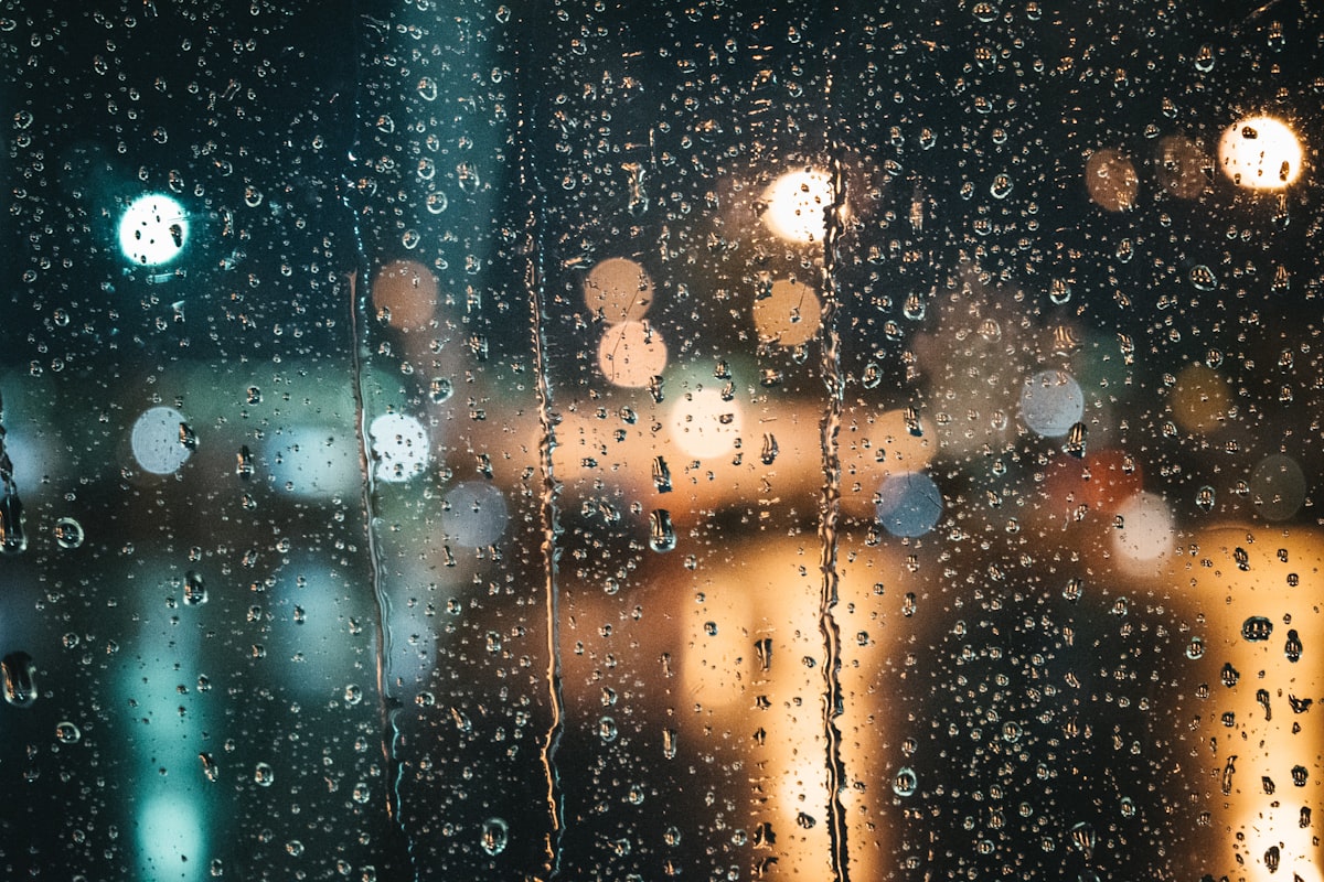 雨の窓・夜のボケライト